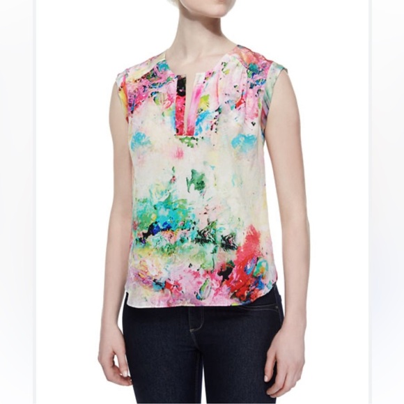 Amanda Uprichard Sleeveless Blouse Market
Floral Silk Gardenia Graphic P - Picture 2 of 5